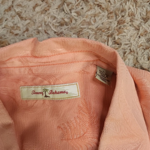 Tommy Bahama Pink Leaves Pattern‎ Mens L Short Sleeve Button Up Silk Shirt - Picture 2 of 5